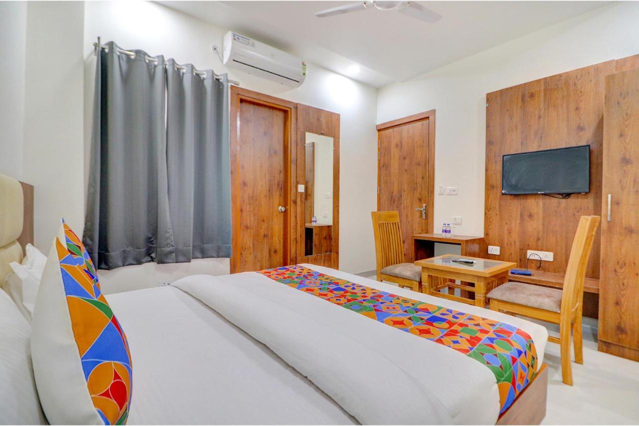 Fabexpress The Regalia Inn Lucknow Eksteriør bilde