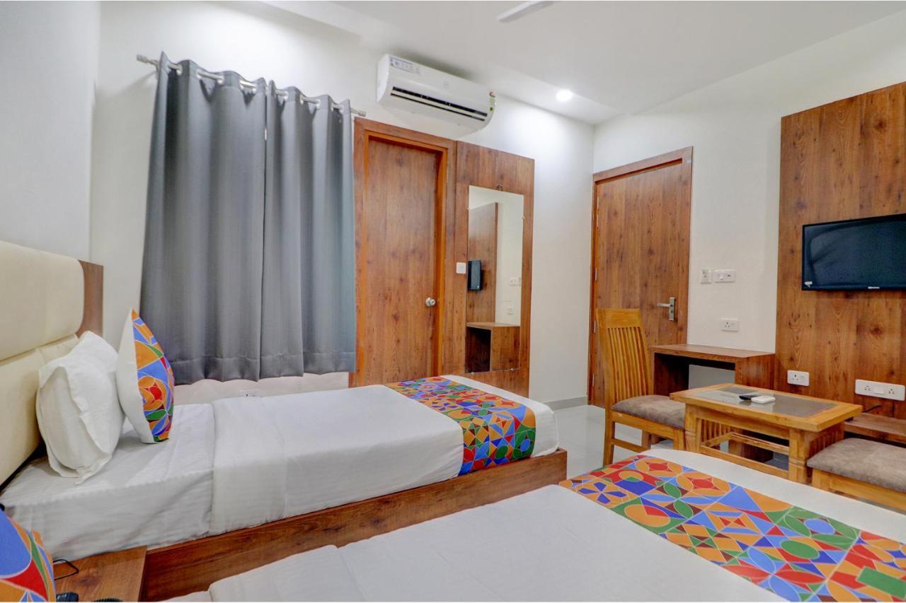 Fabexpress The Regalia Inn Lucknow Eksteriør bilde