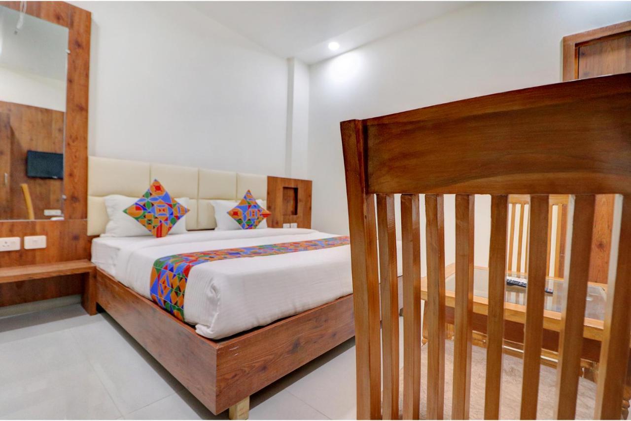 Fabexpress The Regalia Inn Lucknow Eksteriør bilde