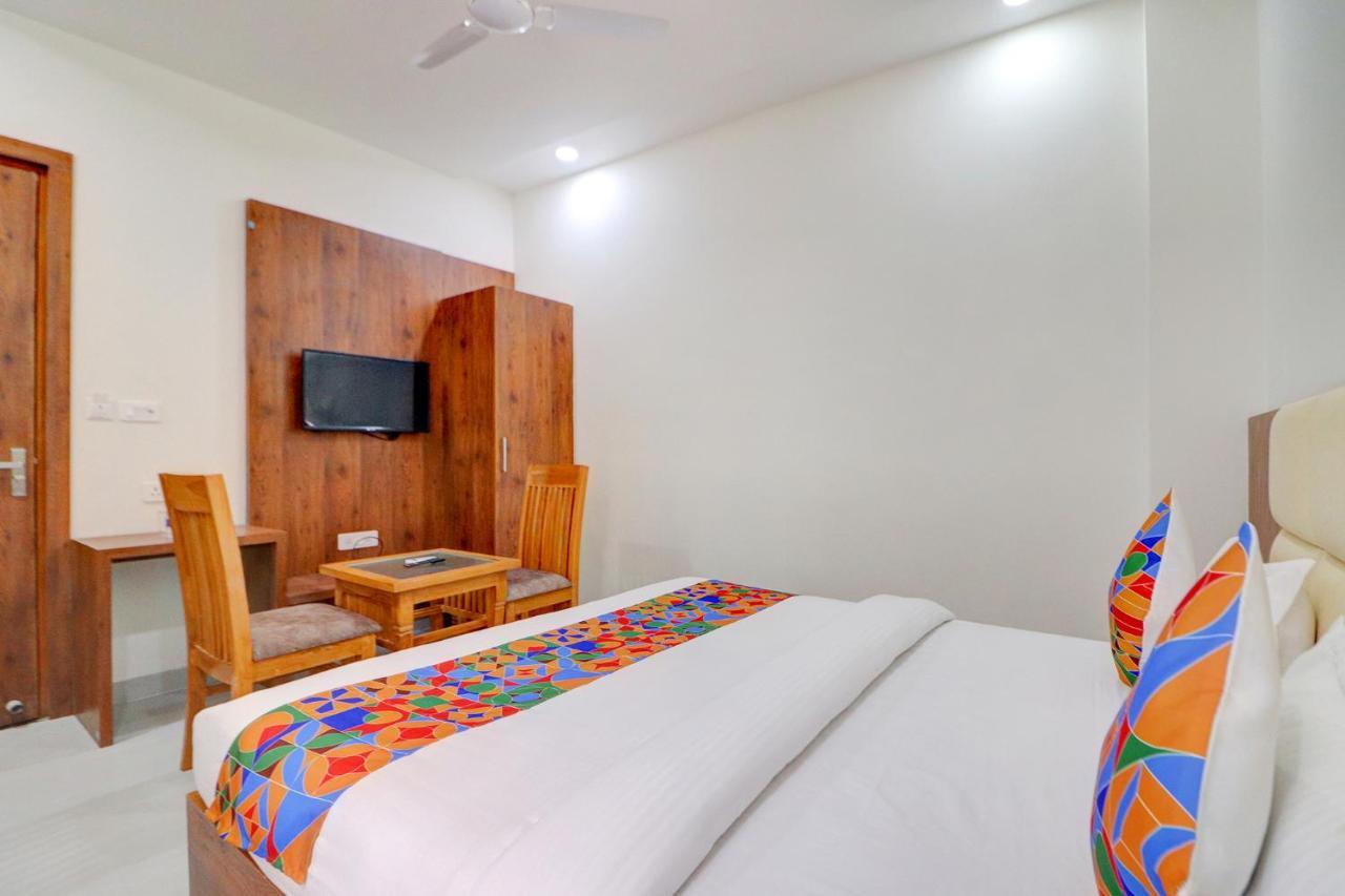 Fabexpress The Regalia Inn Lucknow Eksteriør bilde
